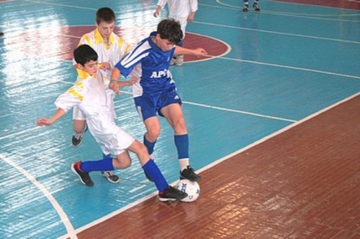 Подростки Читы смогут создать свои команды для участия в новом турнире по мини-футболу.